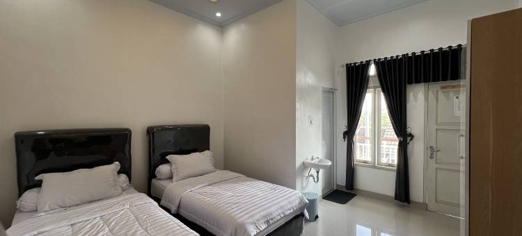 位于尖米士的12卧室公寓-4平方米|带12个独立浴室(Backyard Guest House)图片