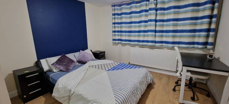 斯努兹登查尔维 – 免费停车，靠近M4 J6(SnoozeDen Chalvey – Free Parking, Near M4 J6)图片