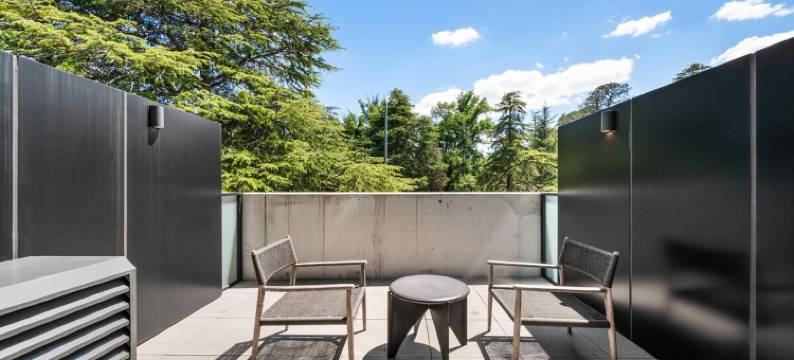 布拉登的明亮开间，带停车位(Bright Studio in Braddon with Parking)图片