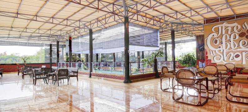 OYO 90303 科拉姆潘金阿巴咖啡厅和家庭旅馆(OYO 90303 Cafe & Homestay Kolam Pancing Abah)图片