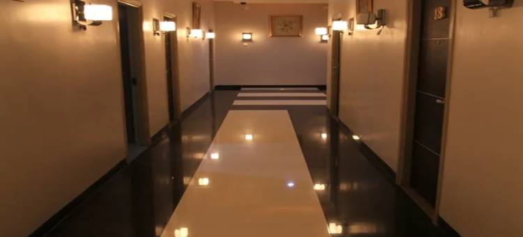Cozzy Hotel Menara Archie图片