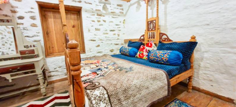 塔察拉 卡万(Tatsaaraa Kavan)图片