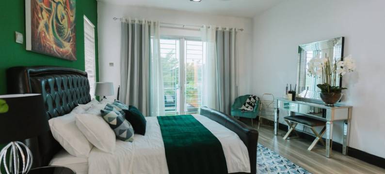 吉隆坡安邦豪华的3层6卧室住宅带私人屋顶花园，靠近国家动物园(Lux 6BR Home with Private Rooftop Garden)图片