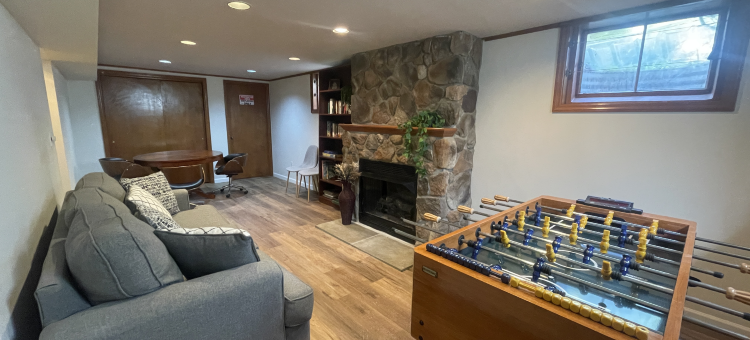 普林斯顿市中心优雅三卧两卫住宅 + 免费停车(Elegant 3BR/2BA House in the Heart of Princeton + Free Parking)图片