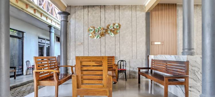OYO 95211 Duta酒店，巴纽旺宜(OYO 95211 Duta Hotel Banyuwangi)图片