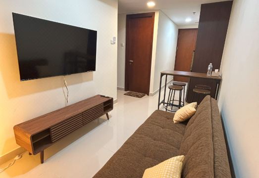 53rd Floor, 2 Br, Netflix, Apt with View by Sky Hotel Overview