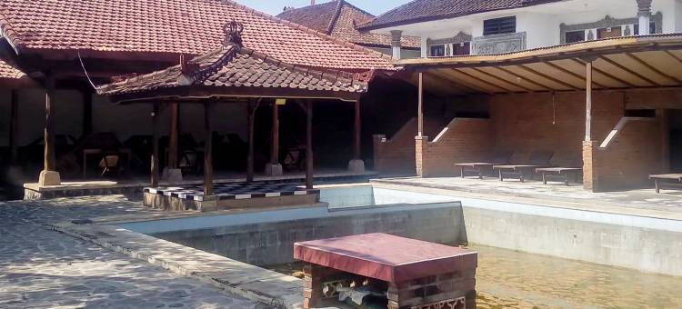 布莱伦阳光安宁RedDoorz宾馆(Guest House Surya Ayu Permai Buleleng Mitra RedDoorz)图片