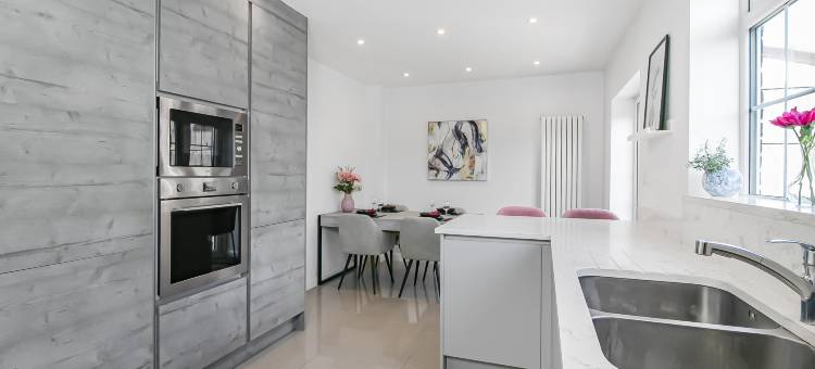 伯翰姆伍德现代家庭度假屋带停车位和花园 - 可住6人(Borehamwood Modern Family House with Parking and Garden - Sleeps 6)图片