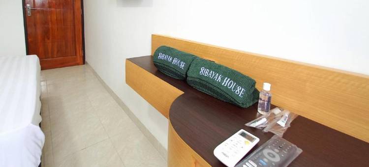 Urbanview锡巴亚克之家谏义里市火车站酒店(Urbanview Sibayak House near Stasiun Kediri)图片