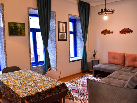 带阳台的图书管理员之家