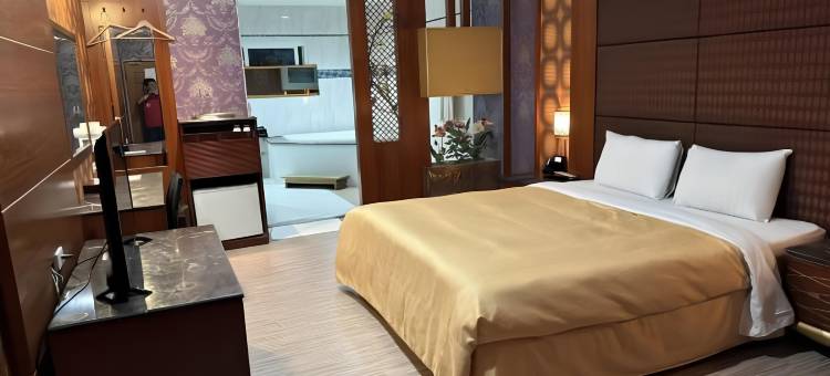 金银岛汽车旅馆-新富店(凤山)图片