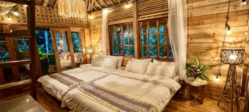 Sundown Farm Stay | Pinewood Villa with Pool图片