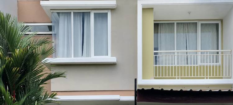 Gerbera Springhill 4BR Villa Springhill Garden Malang图片