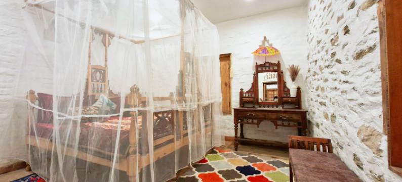 塔察拉 卡万(Tatsaaraa Kavan)图片