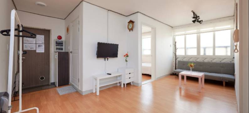 浪漫满屋/弘大入口站7号出口派对室。宽敞的空间2室(Seoul Full House/Hongdae Entrance Sta.Exit 7. Party room. Big House. Two Rooms.)图片