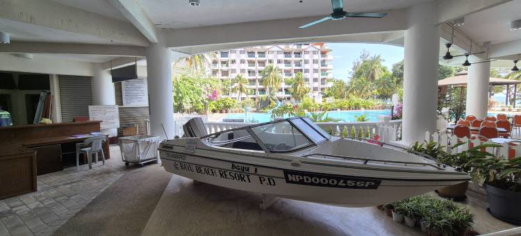 18pax GFloor 4R4B Dual-Key DOORSTEP PRIVATE BEACH, WATERSPORT, POOL, BBQ SET, WIFI图片