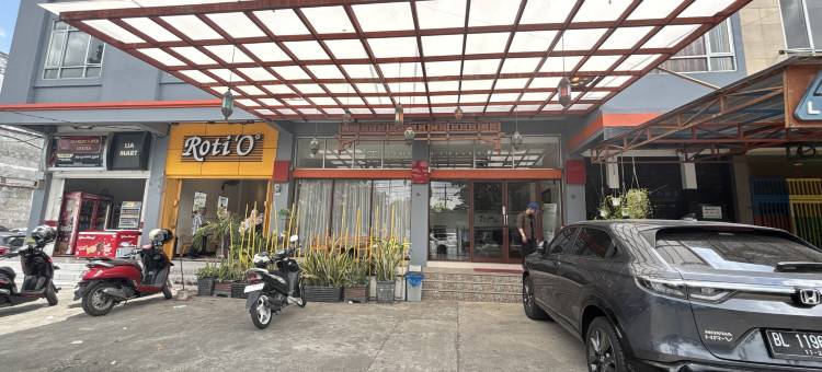 Townhouse Oak靠近RSUD Dr. Zainoel Abi(Townhouse Oak near RSUD Dr. Zainoel Abidin formerly Poma Hotel)图片