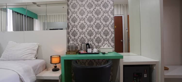 达玛库龙橡树镇屋酒店(Townhouse Oak Hotel Damar Kurung)图片