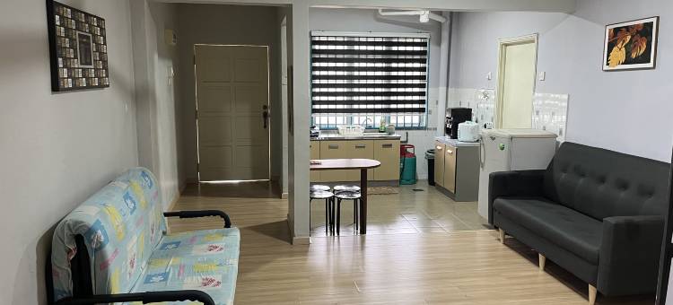 Homestay WaDi 2 with pool near beach图片