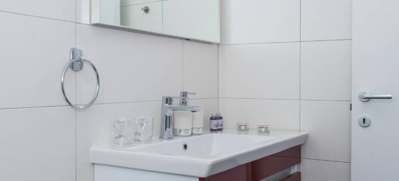 Old town apartment with balcony图片