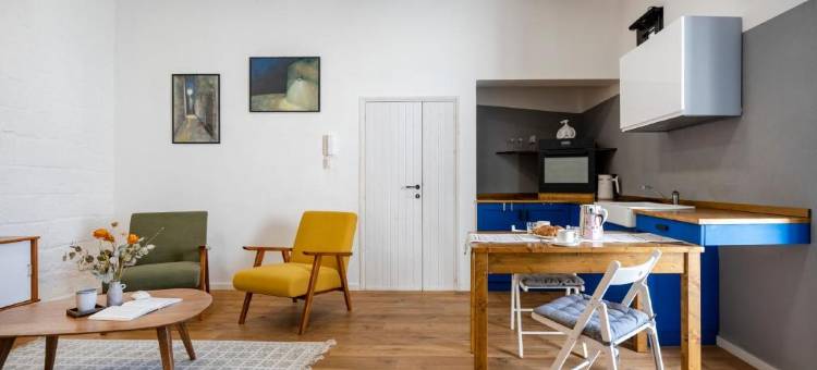 Rare House with Terrace in the City Center图片