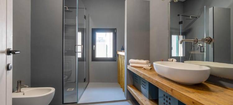 Rare House with Terrace in the City Center图片