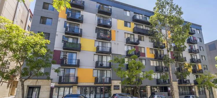 东珀斯中心的公寓，带泳池和健身房使用权(Central East Perth Flat with Pool & Gym Access)图片