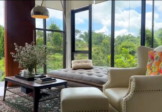 SHY in the valleyHotel Overview