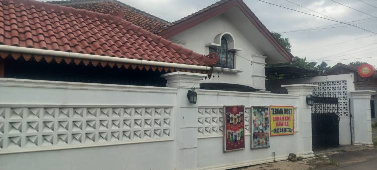OYO 95179 纳米拉伊斯兰旅馆(OYO 95179 Namira Guest House Syariah)图片