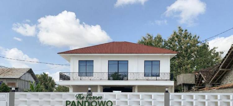 Urbanview Hotel The Corner Pandowo图片