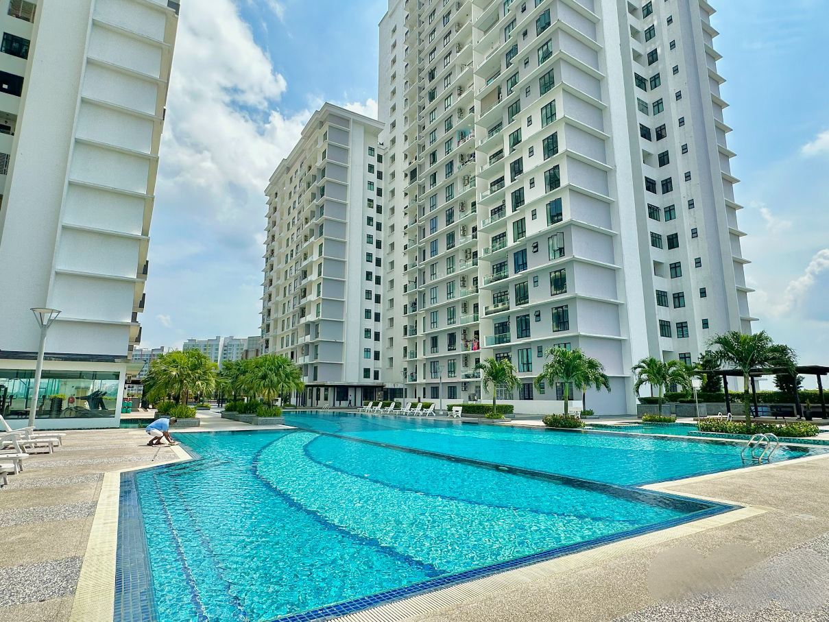 The Platino Near Paradigm Mall By Stayrene Hotel Overview