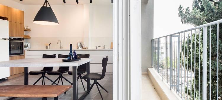 Modern 2BR Apt w Private Parking in City Center图片