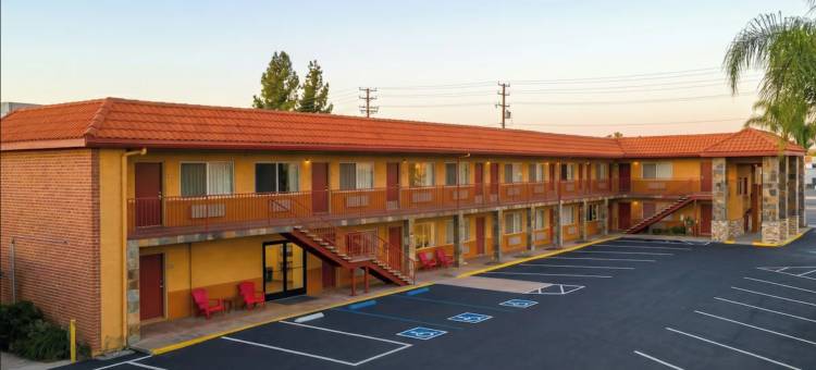 奥姆公园埃尔卡洪和圣迭戈酒店及套房(Om Park Inn and Suites El Cajon near San Diego)图片