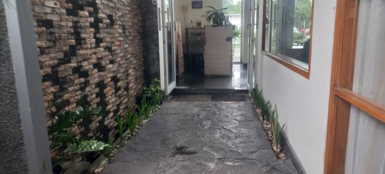 OYO 95179 纳米拉伊斯兰旅馆(OYO 95179 Namira Guest House Syariah)图片