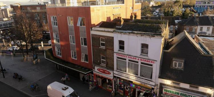 豪士罗区公寓by Charles Hope(Charles Hope Apartments Hounslow)图片