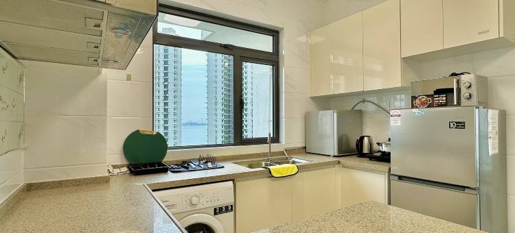 Casa Forest Modern Suites at Forest City JB图片