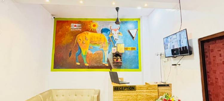 FabHotel Tirth舒适住宿 - 距离卡西·维什瓦纳特神庙800米(FabHotel Tirth Comfort Stays - 800 m from Kashi Vishwanath Temple)图片