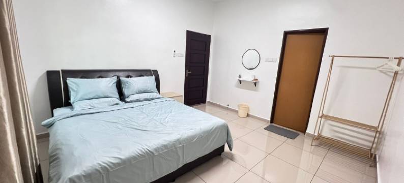 位于高渊的3卧室半独立房屋-3200平方米 带3间厕所 -开心民宿(HAPPY GUEST HOUSE NIBONG TEBAL)图片