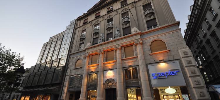 白加洛公寓(White Gallo Residences)图片