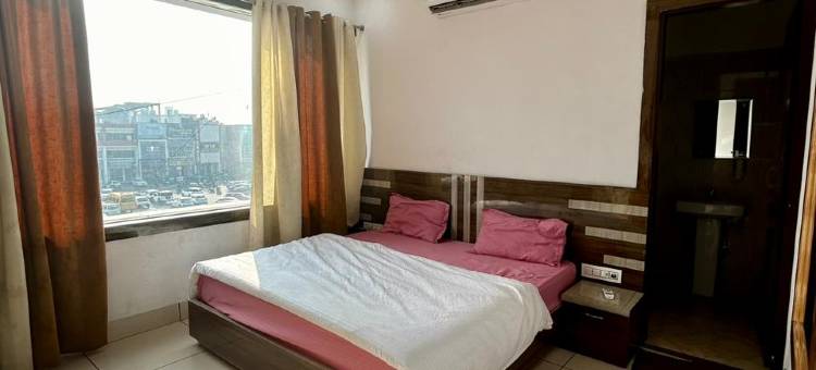 Laksh hotel,Proprietor Dilbag图片