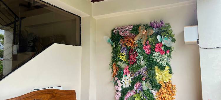 Cocotel 运营的伊洛伊洛圣罗莎旅馆(Sta Rosa Inn Iloilo powered by Cocotel)图片