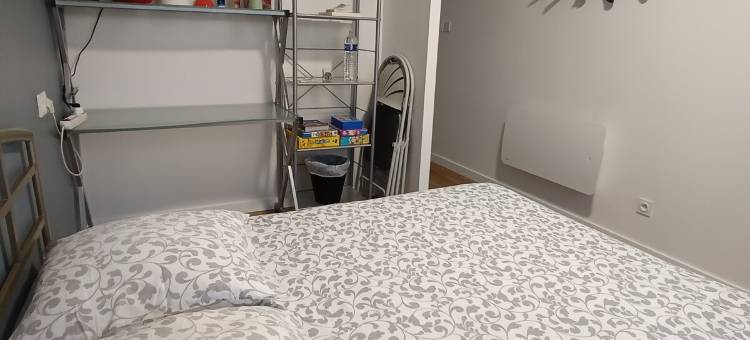 Bedroom: Private Entrance + Private Bathroom图片
