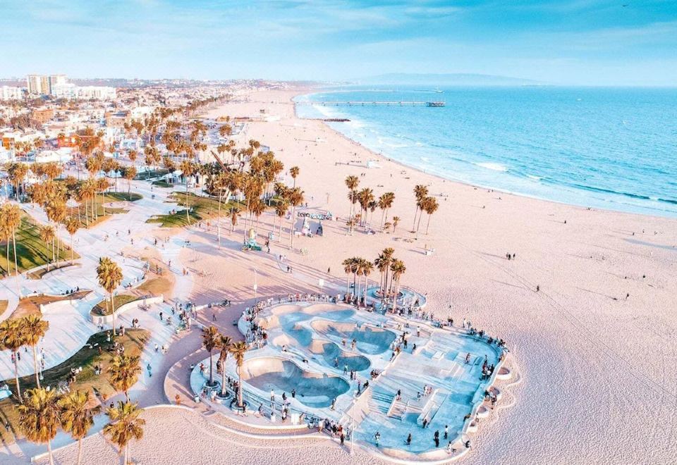 Ocean 2min | Pool | PacMan | Jacuzzi | Parking Hotel Overview