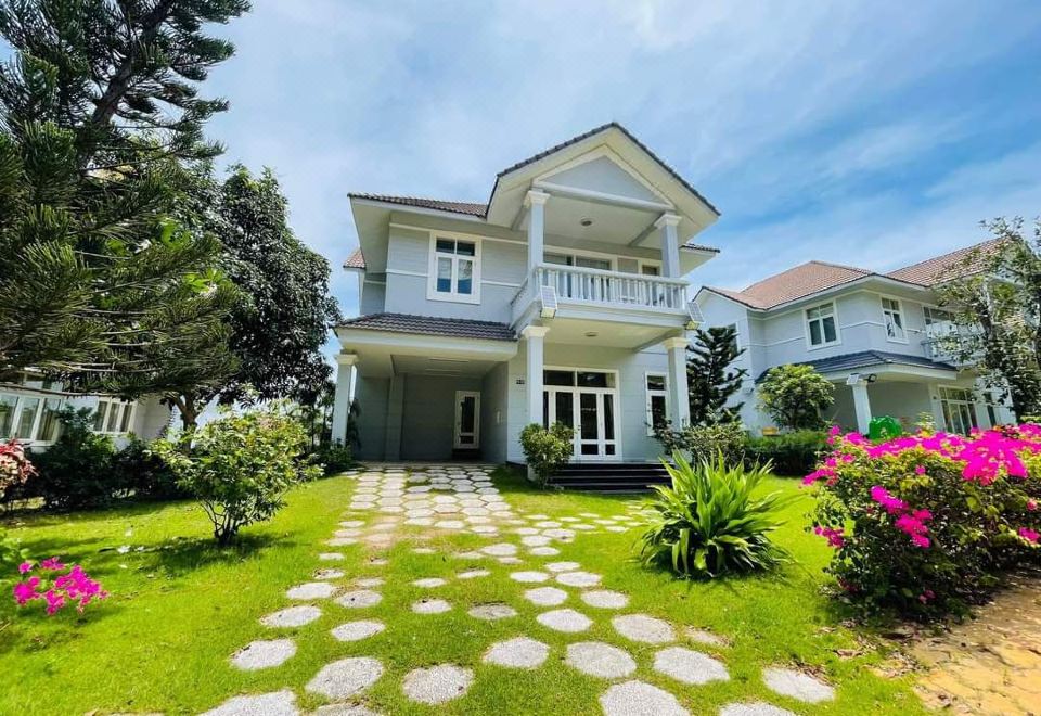 4 bedroom Seafront Soan Villa - Sealinks Mui Ne Hotel Overview