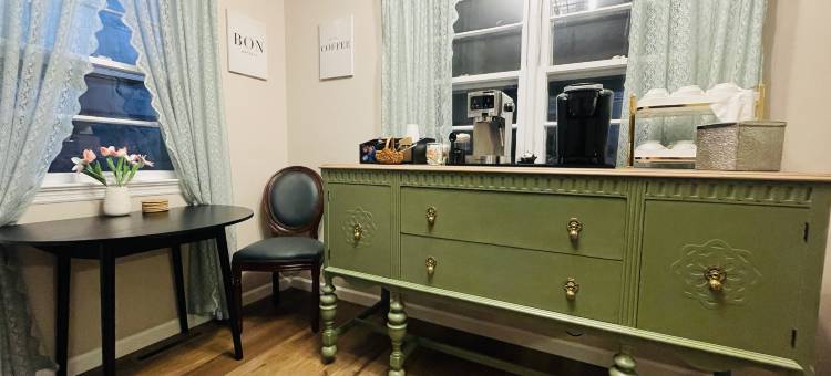 普林斯顿市中心优雅三卧两卫住宅 + 免费停车(Elegant 3BR/2BA House in the Heart of Princeton + Free Parking)图片