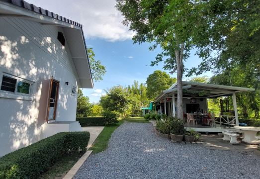 Raiyaa Farmstay Hotel Overview