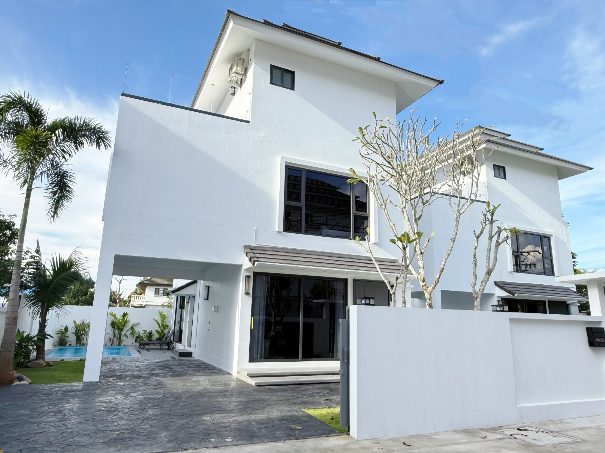 Luxury pool villa near Chiang Mai Old City, 4 bedrooms and 5 bathrooms Hotel Overview