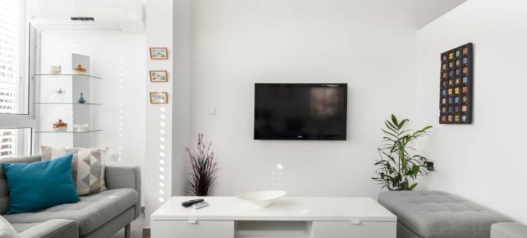 Contemporary 3BR Apt 10 Minute Walk from Beach图片