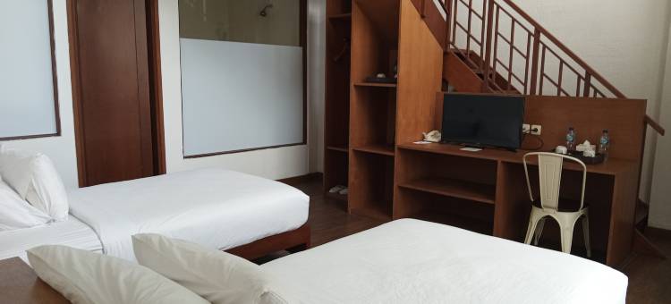 Townhouse Oak Hotel Pondokan Tjiburial图片
