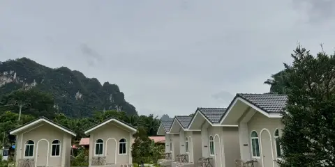 Hills & Hush Khao Sok Eco Resort